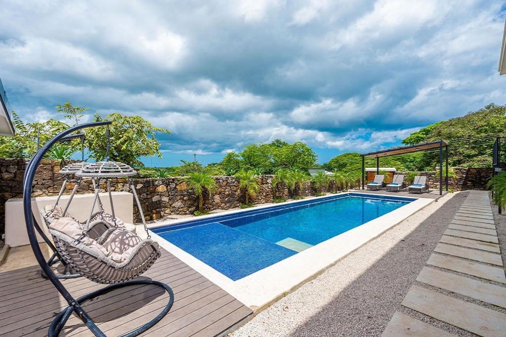 Tamarindo Beach, Prime Location, Fantastic Watersalt Pool & Cold Plunge, Family & Friends 외부 사진